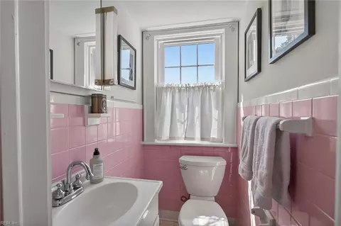 Bath - 1208 Willow Ave, Chesapeake, VA 23325 photo 2 of 2