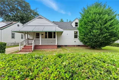 1076 Dune St, Norfolk, VA 23503
