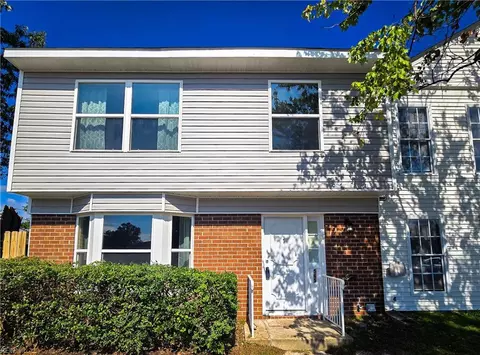 565 Chancery Ln, Virginia Beach, VA 23452