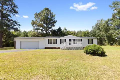 13280 Plank Rd, Courtland, VA 23837