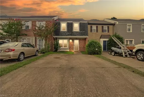 3492 Woodburne Dr, Virginia Beach, VA 23452