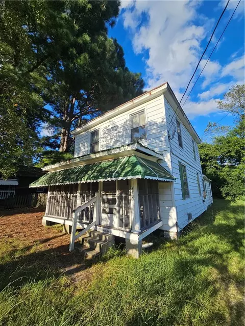 210 N 4th St, Suffolk, VA 23434