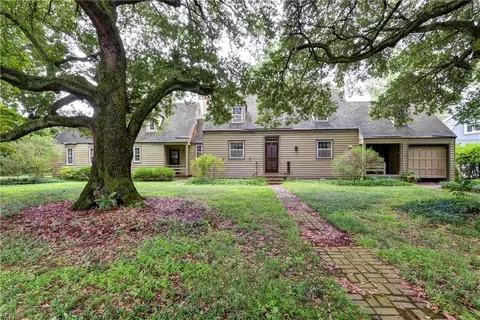 409 River Rd, Newport News, VA 23601