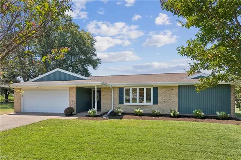 9 Hopkins Ct, Poquoson, VA 23662