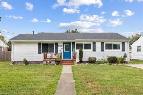 14 Frances St, Newport News, VA 23601