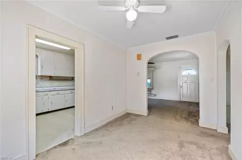 Entry Way - 1132 Proctor St, Suffolk, VA 23434 photo 1 of 2