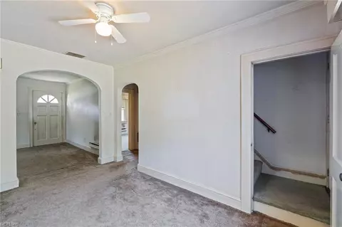 Entry Way - 1132 Proctor St, Suffolk, VA 23434 photo 2 of 2