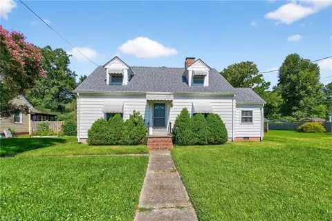 1132 Proctor St, Suffolk, VA 23434