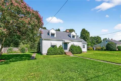 Exterior - 1132 Proctor St, Suffolk, VA 23434 photo 5 of 9