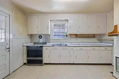 Kitchen - 1132 Proctor St, Suffolk, VA 23434 photo 1 of 3