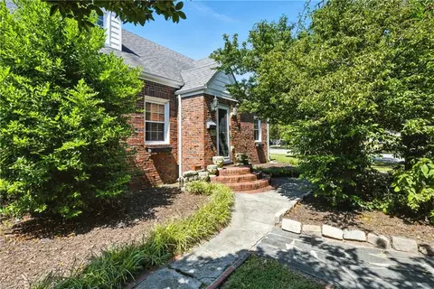 1141 Jamestown Cres, Norfolk, VA 23508
