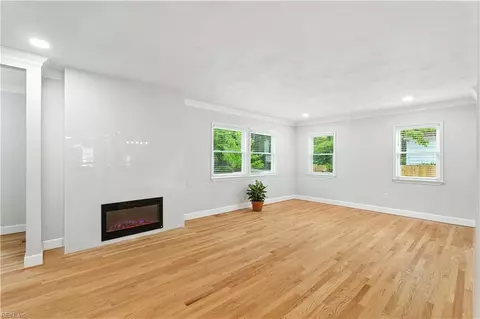 207 S Blake Rd, Norfolk, VA 23505 photo 9
