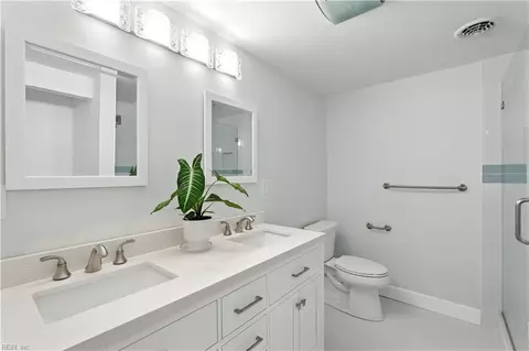 207 S Blake Rd, Norfolk, VA 23505 photo 37