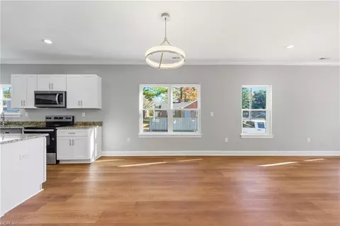 Living - 2702 E Washington St, Suffolk, VA 23434 photo 3 of 5