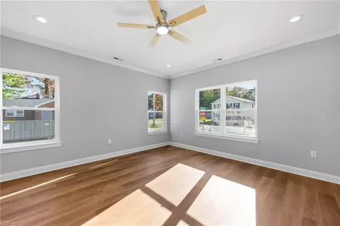 Living - 2702 E Washington St, Suffolk, VA 23434 photo 2 of 5