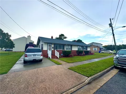 46 Calvin St, Portsmouth, VA 23701