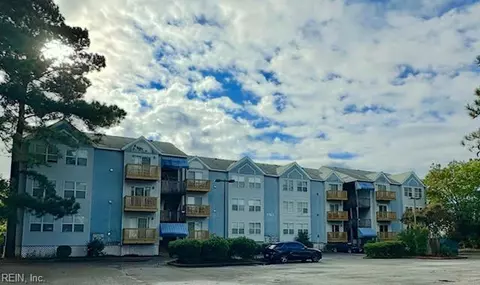 1563 N King St #121, Hampton, VA 23669