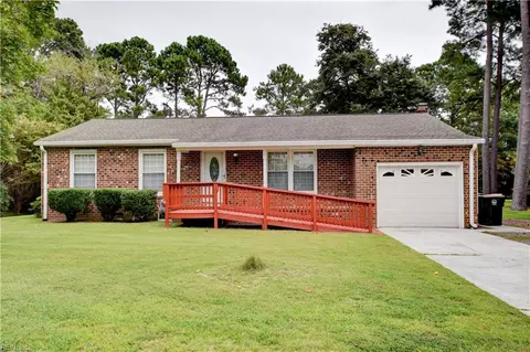 402 Bolivar Dr, Yorktown, VA 23692