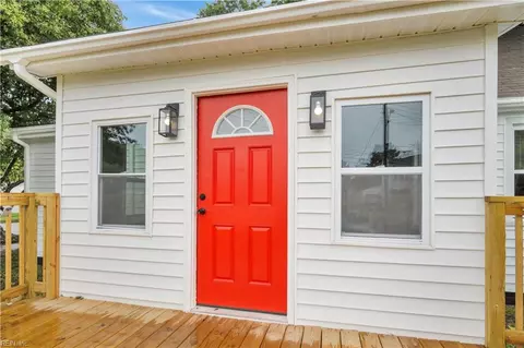 947 15th St, Newport News, VA 23607