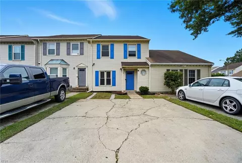 4741 Woods Edge Rd, Virginia Beach, VA 23462