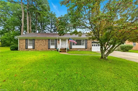 2301 Deerfield Cres, Chesapeake, VA 23321