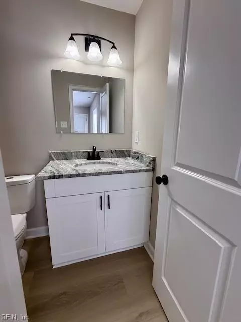 Bath - 1829 Womack Dr, Hampton, VA 23663 photo 2 of 3
