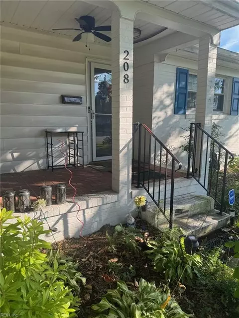 208 Narragansett Dr, Virginia Beach, VA 23462