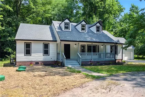 2400 Amie Dr, Chesapeake, VA 23322