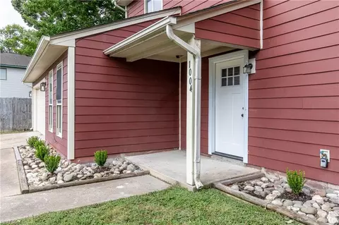 1004 Banyan Dr, Virginia Beach, VA 23462