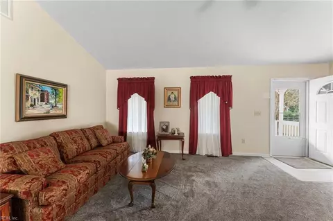 9247 Marlfield Rd, Gloucester, VA 23061 photo 15