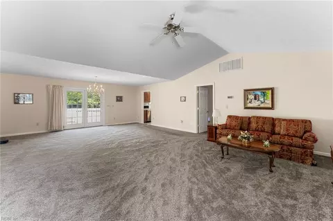 9247 Marlfield Rd, Gloucester, VA 23061 photo 13