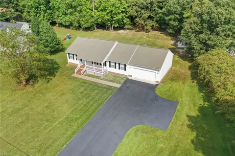 9247 Marlfield Rd, Gloucester, VA 23061 photo 2