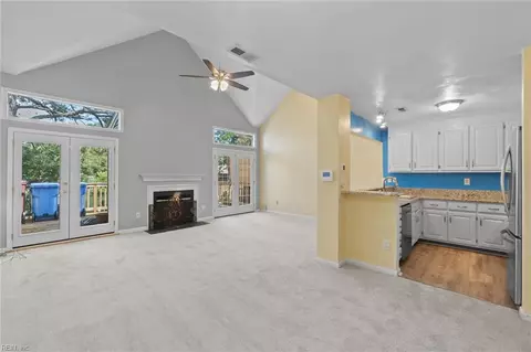 745 S Lake Cir, Chesapeake, VA 23322
