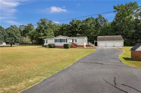 5225 Holland Rd, Suffolk, VA 23437