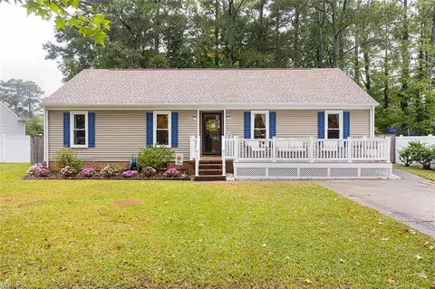 570 Waters Rd, Chesapeake, VA 23322