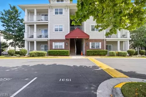 912 Southmoor Dr #303, Virginia Beach, VA 23455