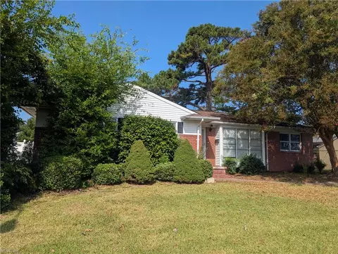8141 Deerfield Rd, Norfolk, VA 23518