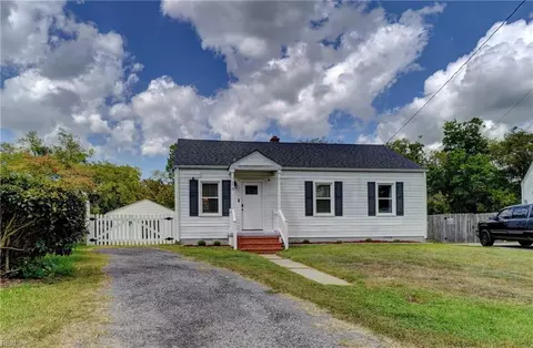 16 Bradley Ave, Portsmouth, VA 23701