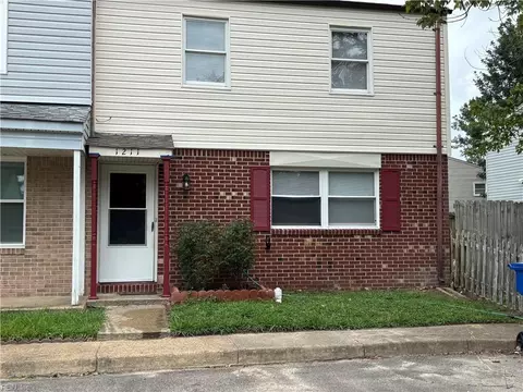 1211 Warwick Dr, Virginia Beach, VA 23453