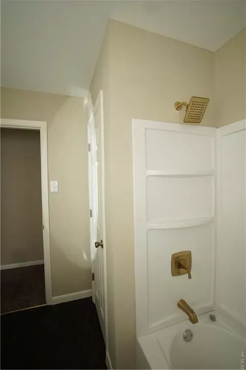 Bath - 703 S Fallon Ct, Hampton, VA 23661 photo 6 of 6