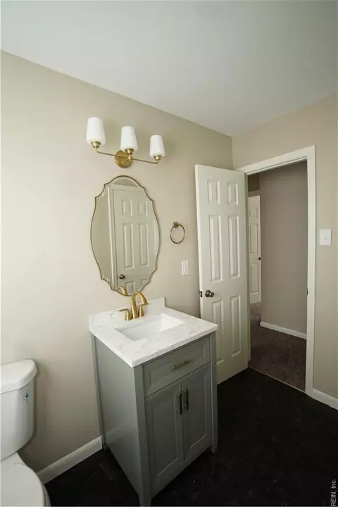 Bath - 703 S Fallon Ct, Hampton, VA 23661 photo 4 of 6