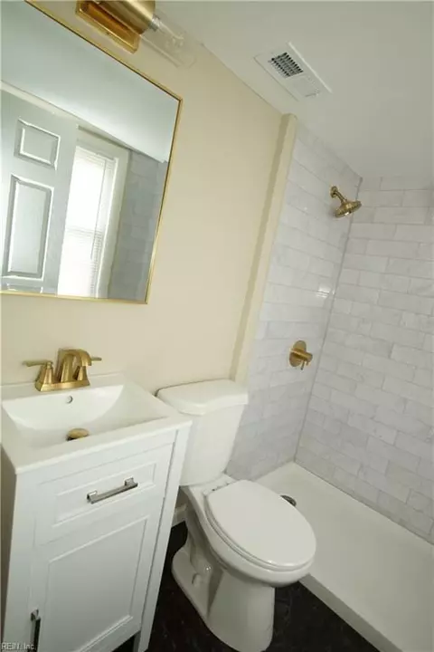 Bath - 703 S Fallon Ct, Hampton, VA 23661 photo 1 of 6