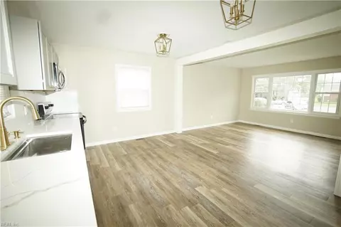 Living - 703 S Fallon Ct, Hampton, VA 23661 photo 2 of 9