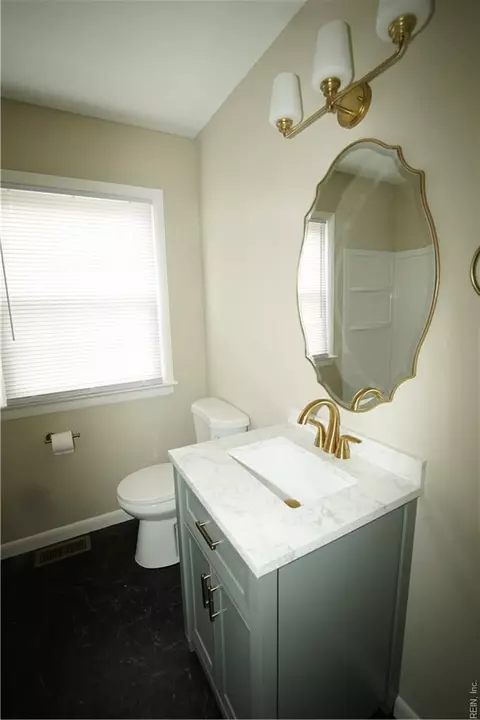 Bath - 703 S Fallon Ct, Hampton, VA 23661 photo 5 of 6