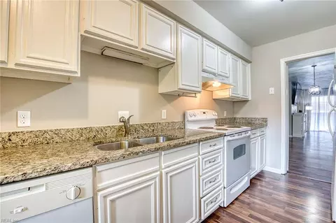 376 Merrimac Trl #223, Williamsburg, VA 23185