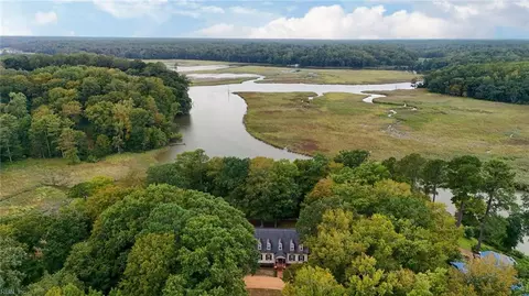 645 Tappahanna Hundred, Surry, VA 23883