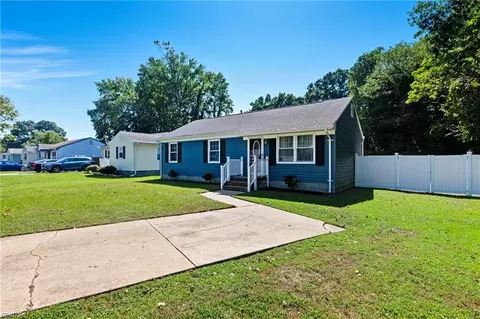 1415 Edson Ter, Hampton, VA 23663 photo 3