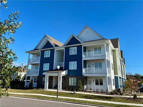 1720 Vankar Dr #303, Virginia Beach, VA 23456