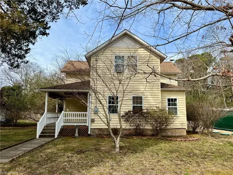 147 Mancha Ave, Claremont, VA 23899