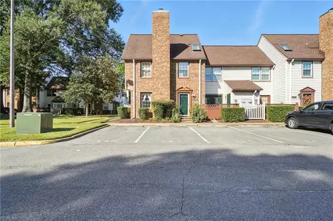 948 Saint Andrews Rch Reach #A, Chesapeake, VA 23320